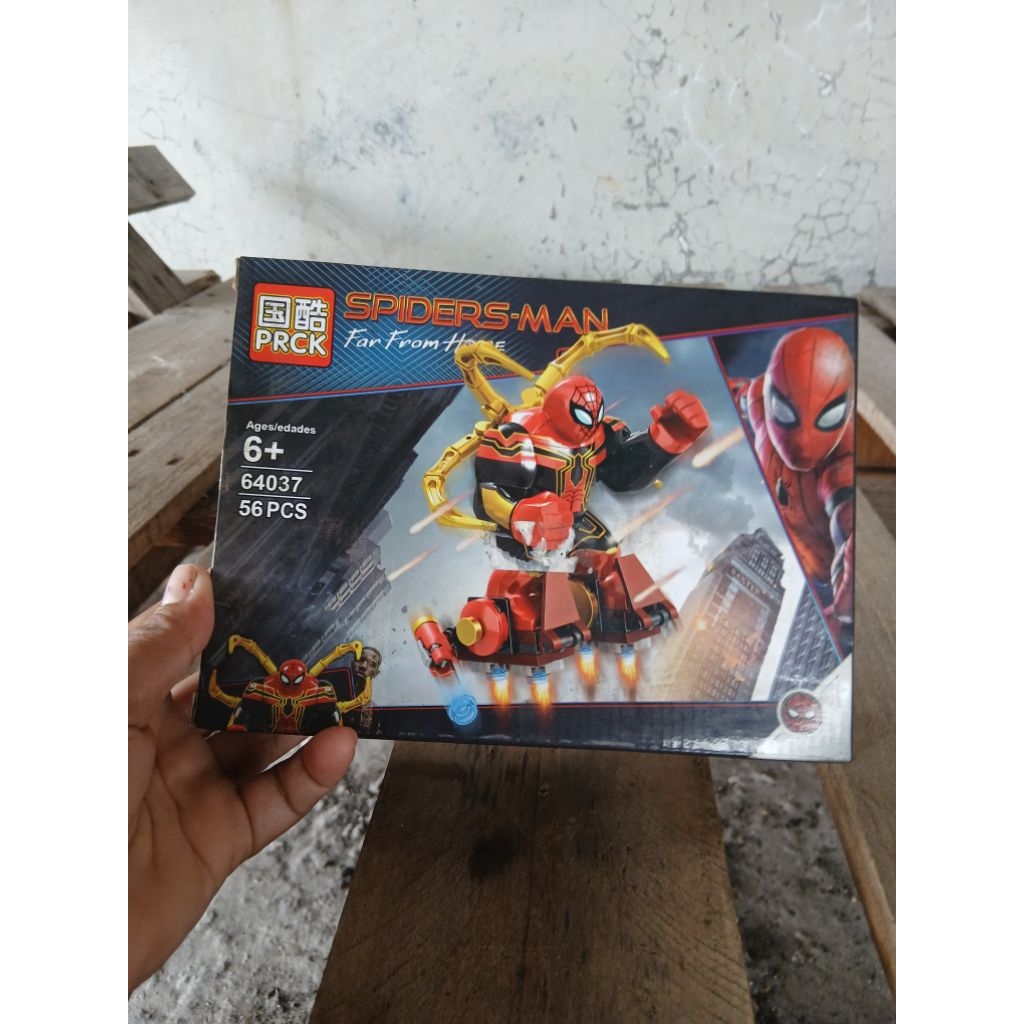 Lego spiderman besar