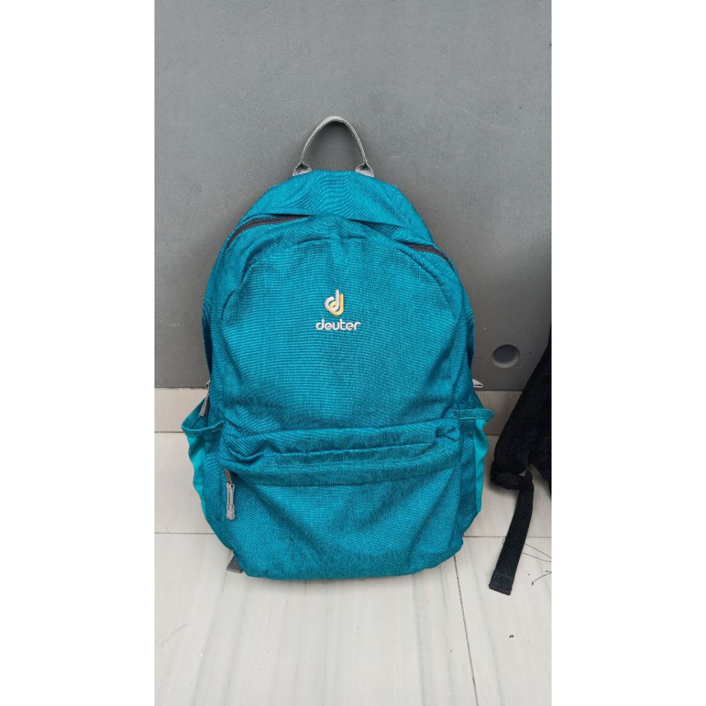deuter daypack