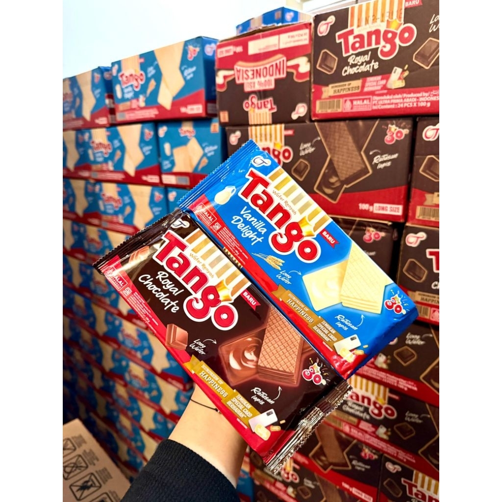 WAFER TANGO 110GR 1 DUS ISI 24PCS