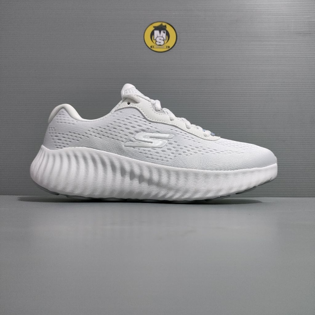 SALE AMBYAR SKECHERS GO RUN WOMEN. SIZE 36 .