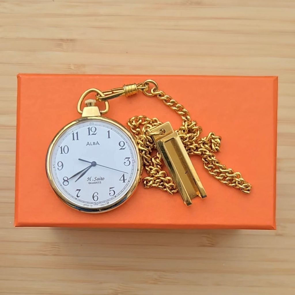 Alba Y131-0020 gold tone vintage pocket watch (T4A422)