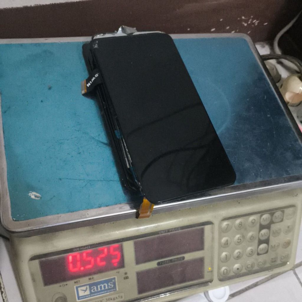 lcd rusak bekas android 900gr