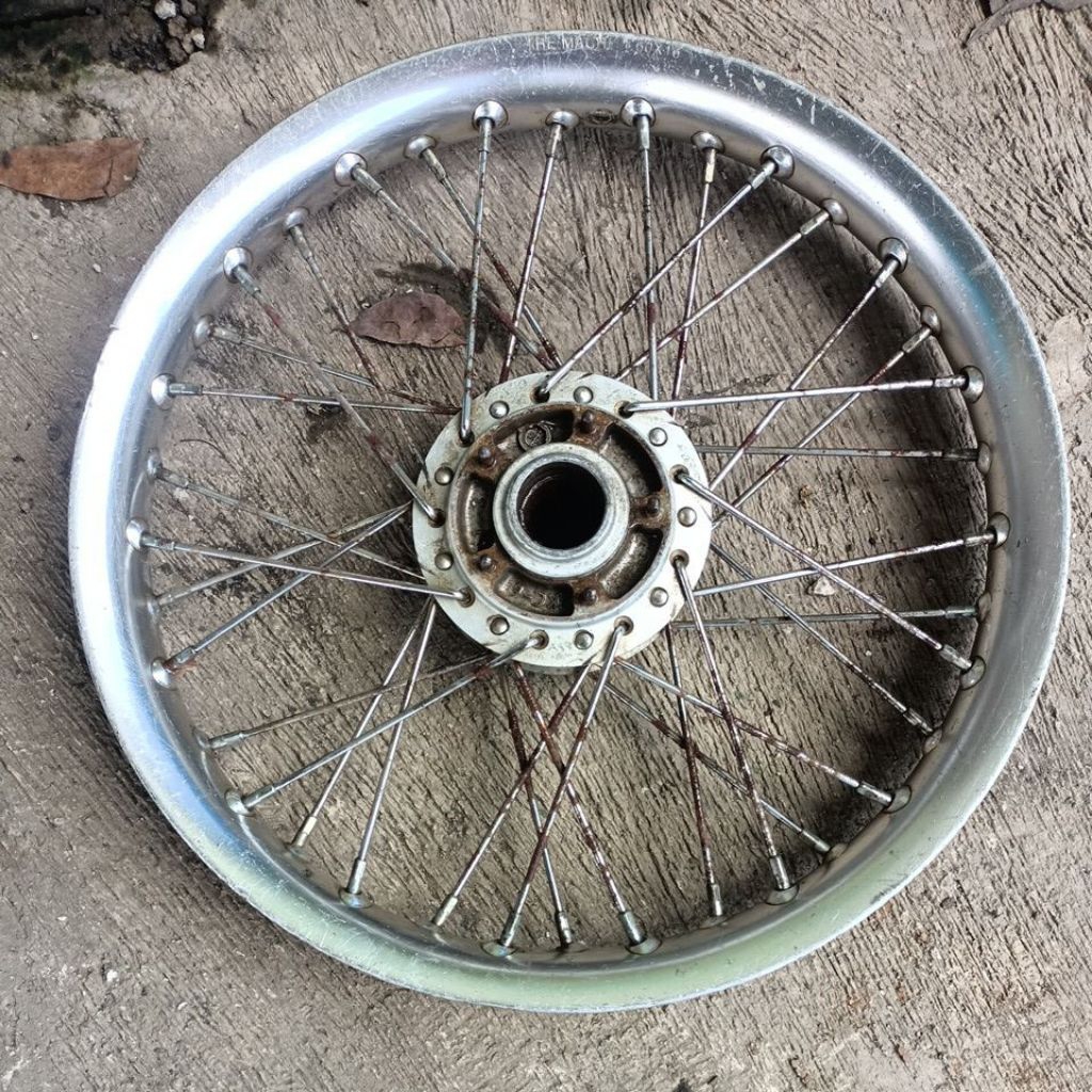 velg amunium depan 160/17 Supra x lama pit lama bekas