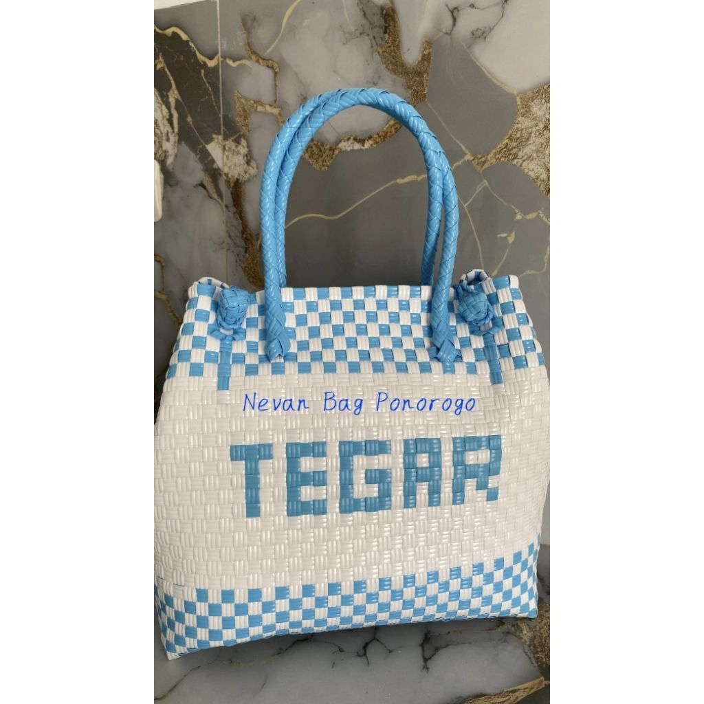 Tas anyaman pakai nama motif terbaru