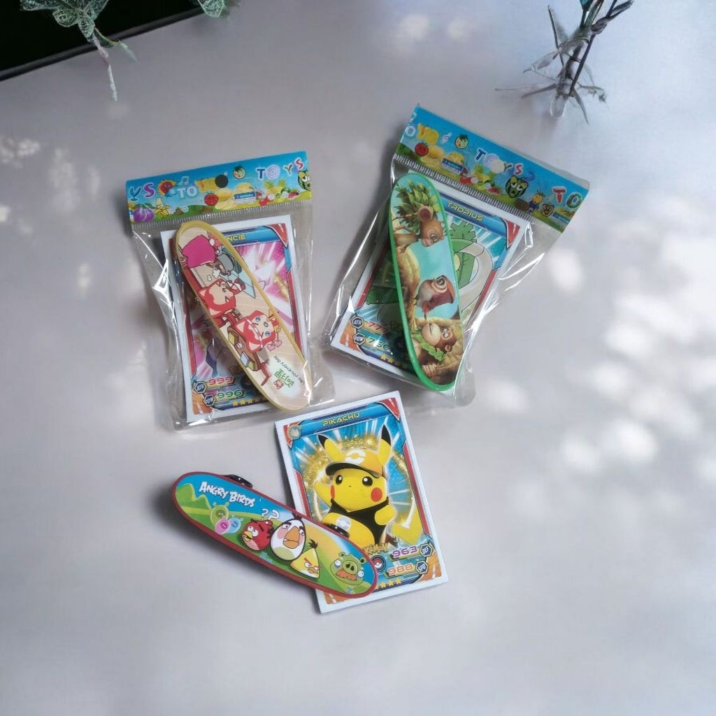 Mainan skateboard mini