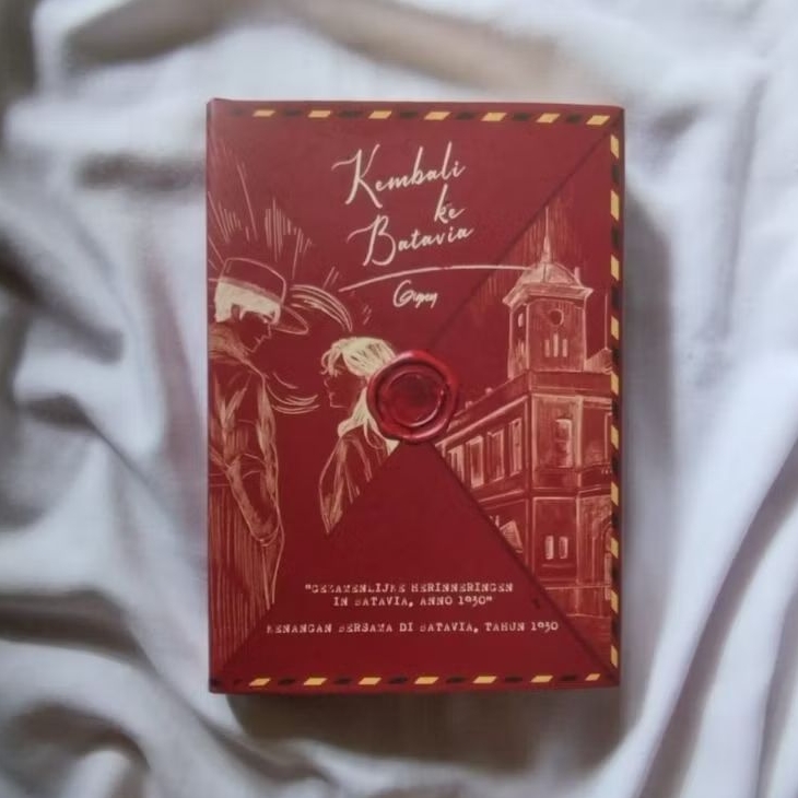 PRELOVED NOVEL "KEMBALI KE BATAVIA" (HC)