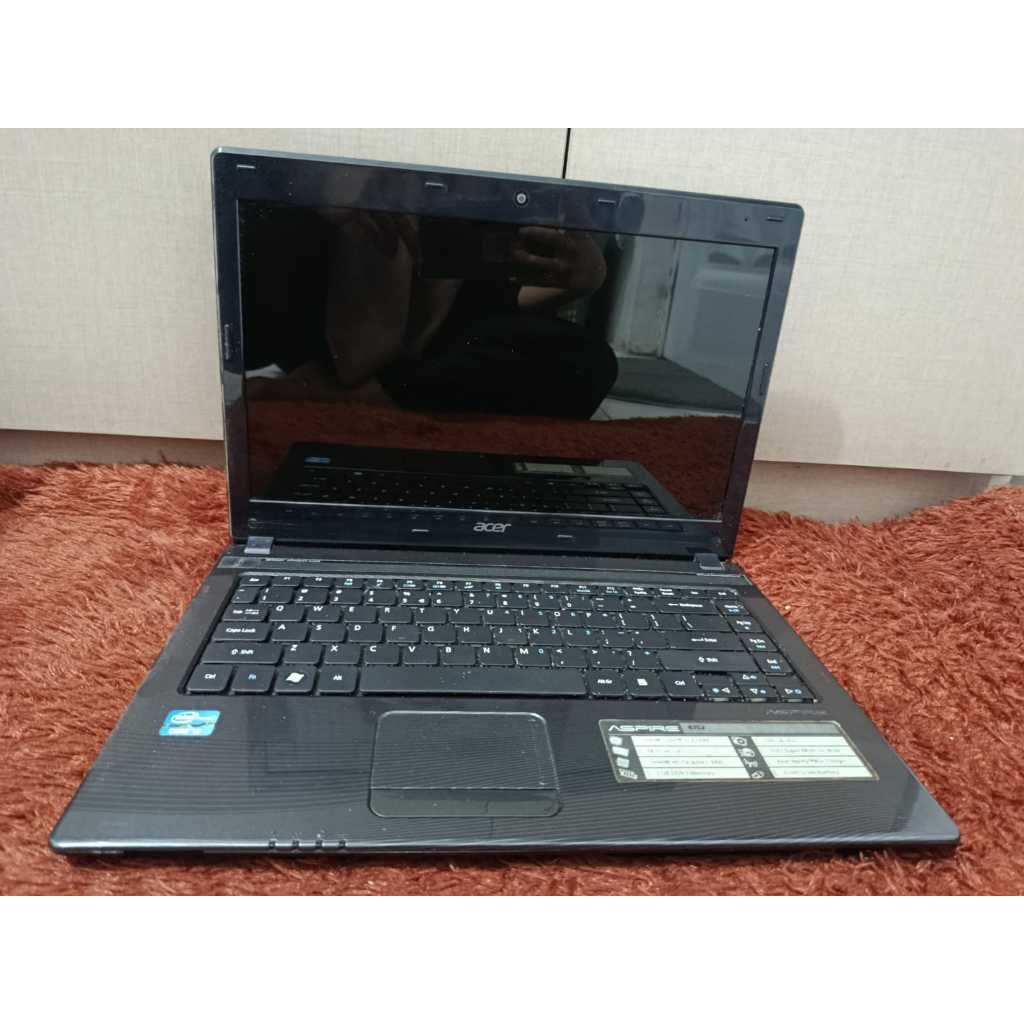Laptop Acer aspire 4752  Windows 10 pro 64-bit  Processor Intel core i3 -2330M 2.2GHz Ram 3 GB Penyi