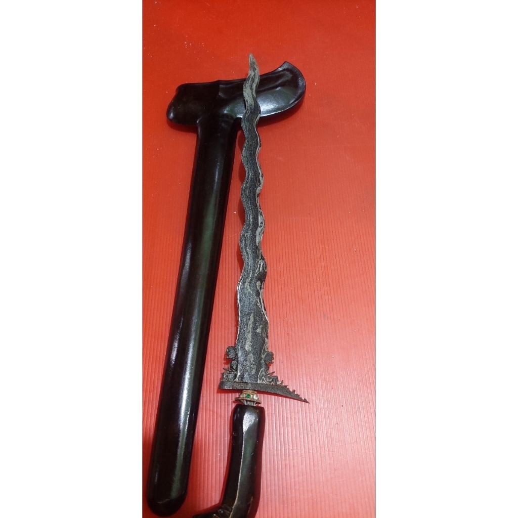 keris omyang jimbe luk tosan aji