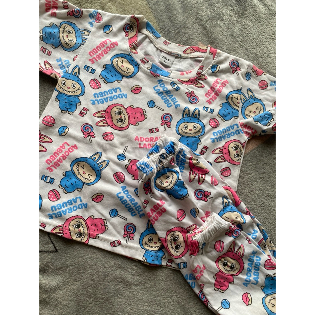 one set anak perempuan usia 2-3 tahun