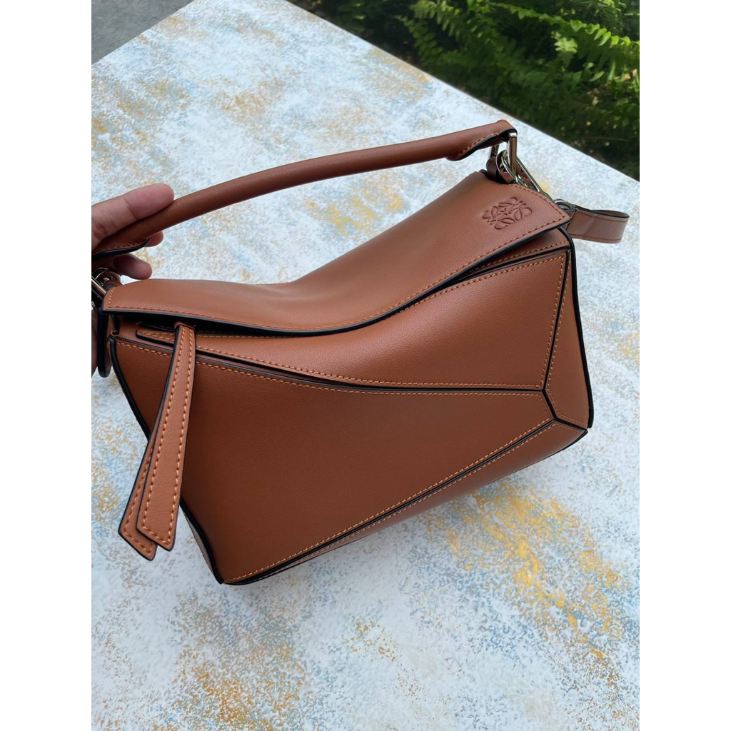 loewe puzzle small tan