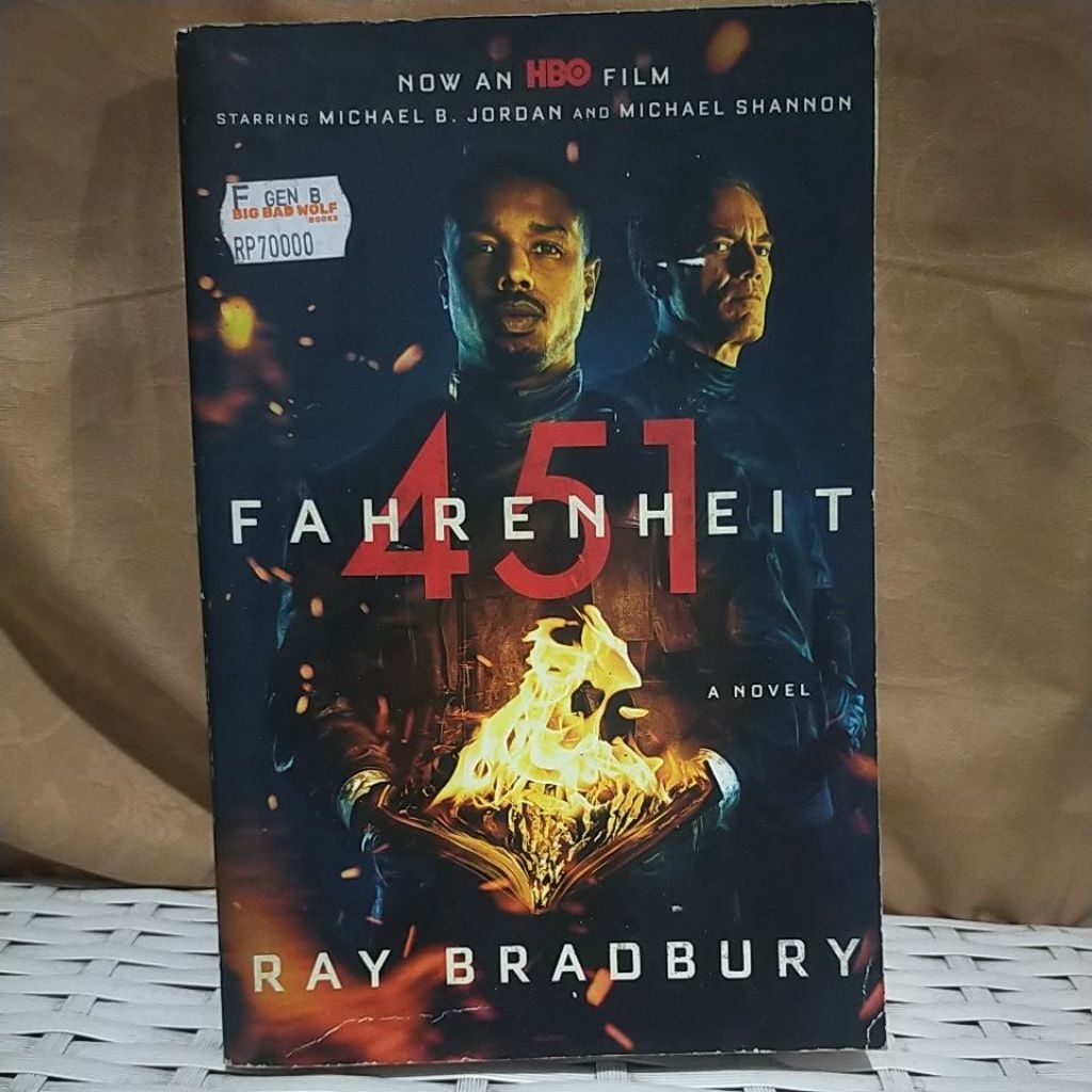 451 FAHRENHEIT - RAY BRADBURY