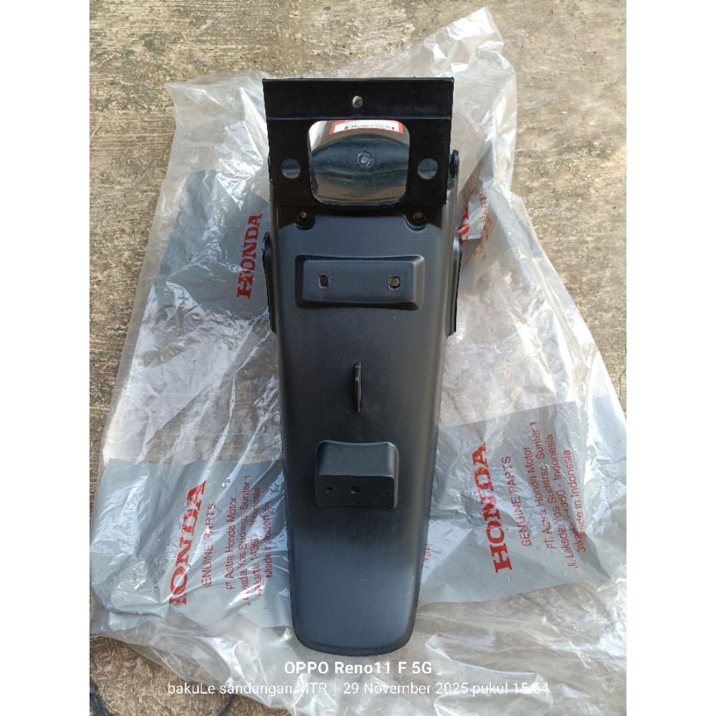 80100 keh 930 spakbor Slebor belakang Honda Megapro Lama old hiu original AHM