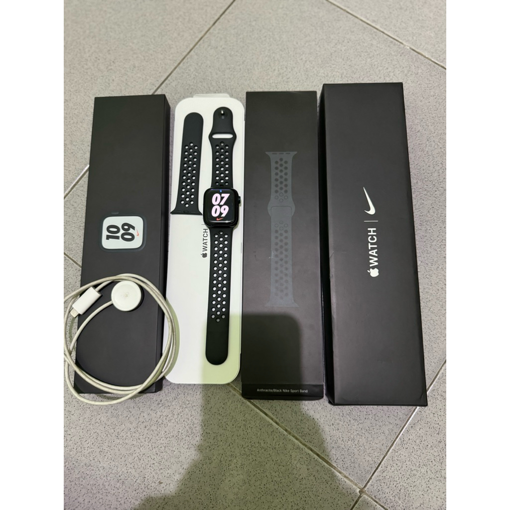 Apple Watch Series 7 Nike Edition