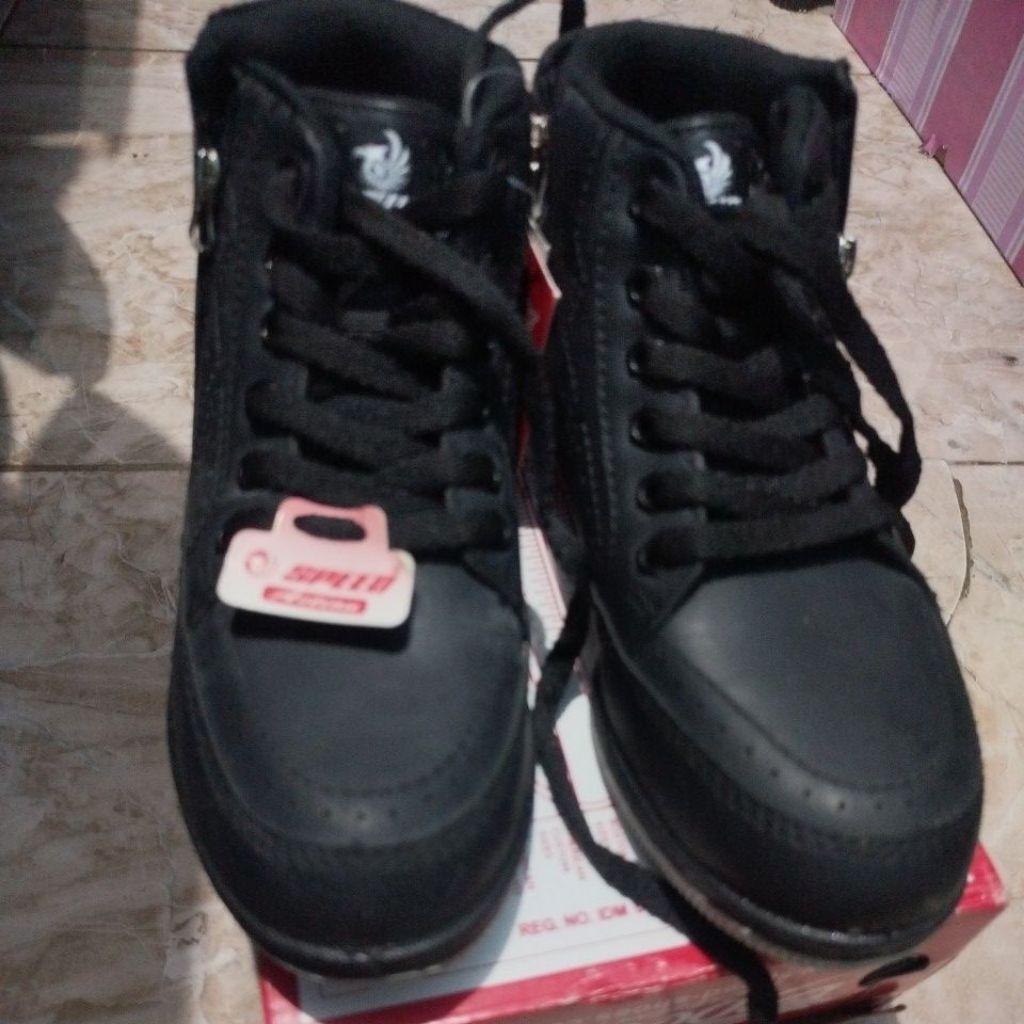 sepatu speed anak sekolah