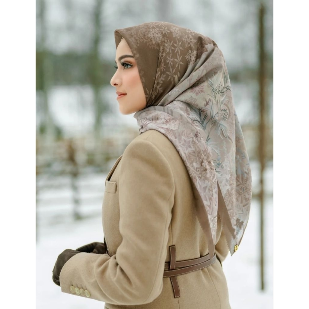 FROZEN WOOD BUTTONSCARVES