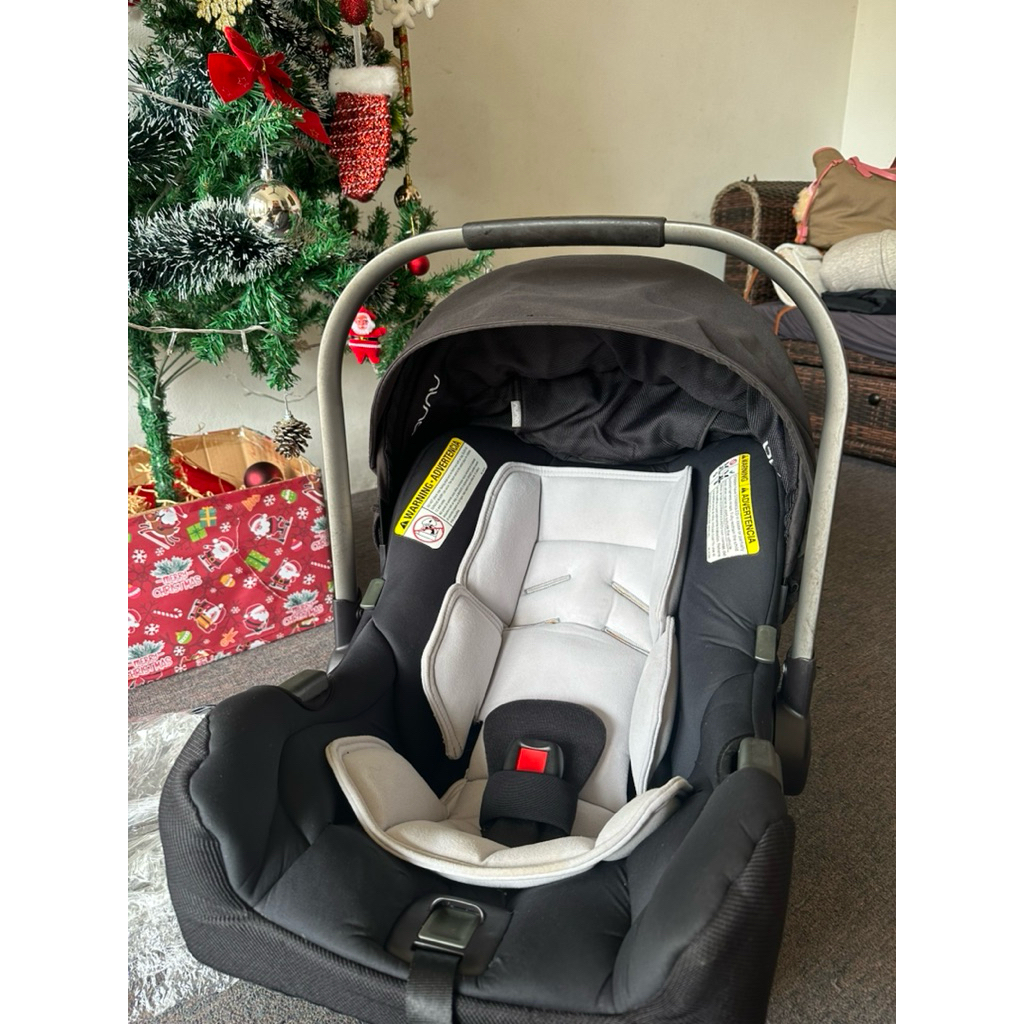Preloved Nuna Pipa Car Seat dengan base