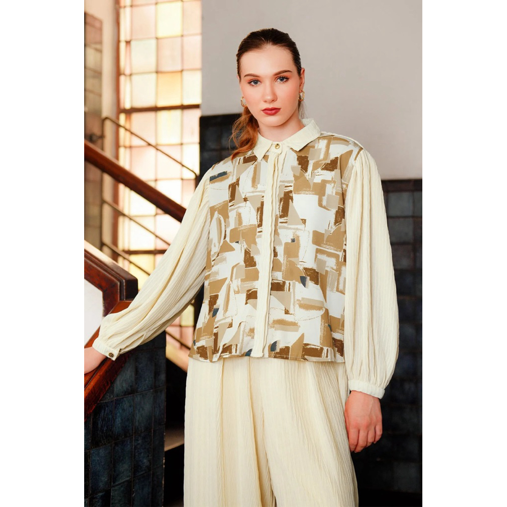 Benang Jarum - Amona Crop Shirt - Cream - S  { NEW }