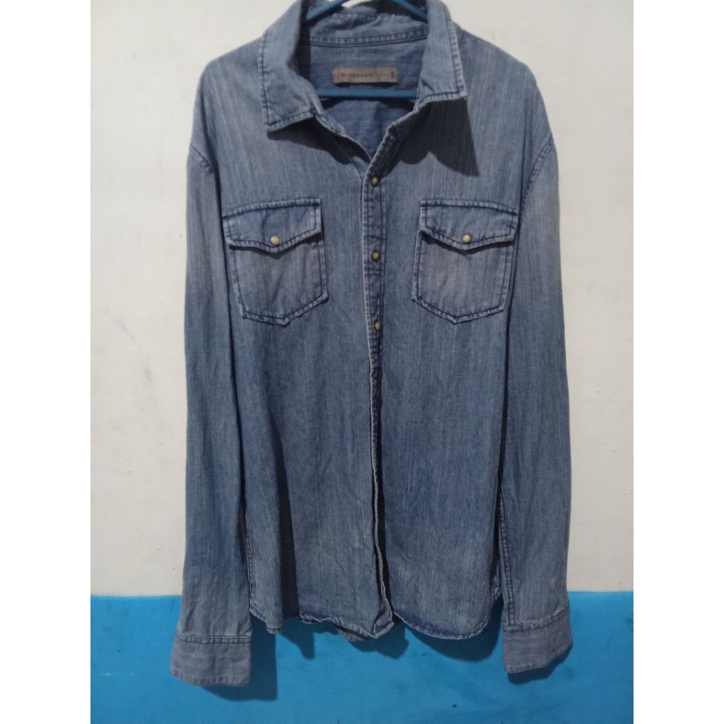Kemeja Denim Giordano