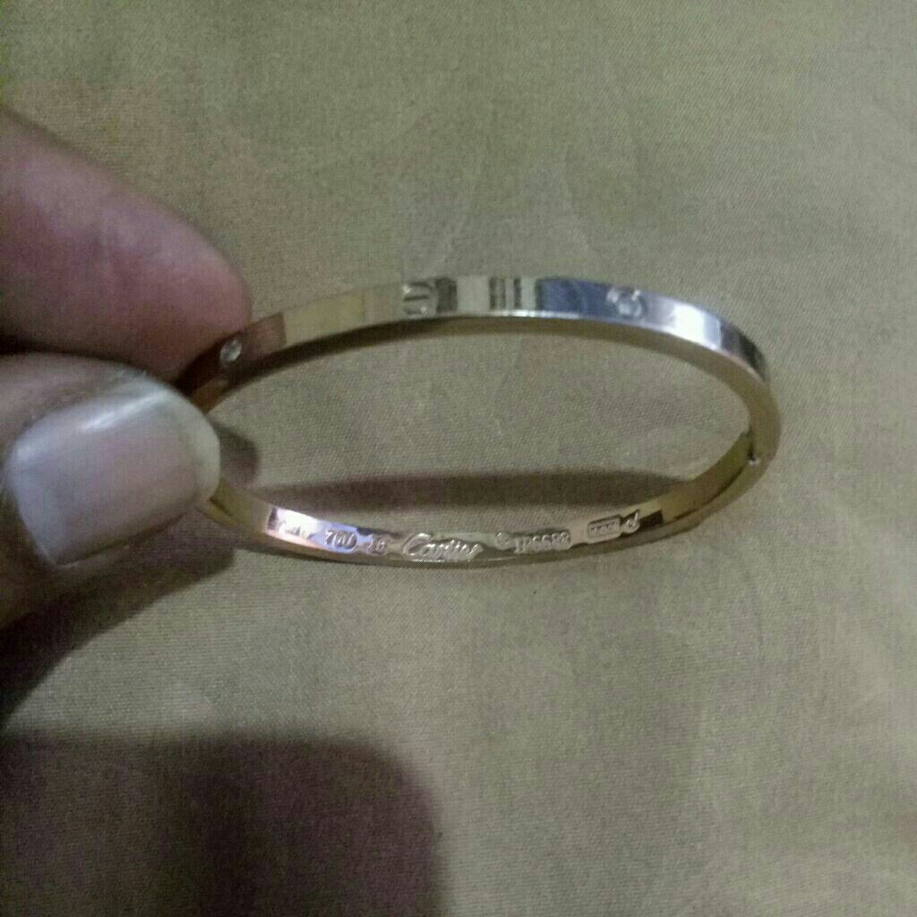 gelang tangan cartier 750 15 ip6688