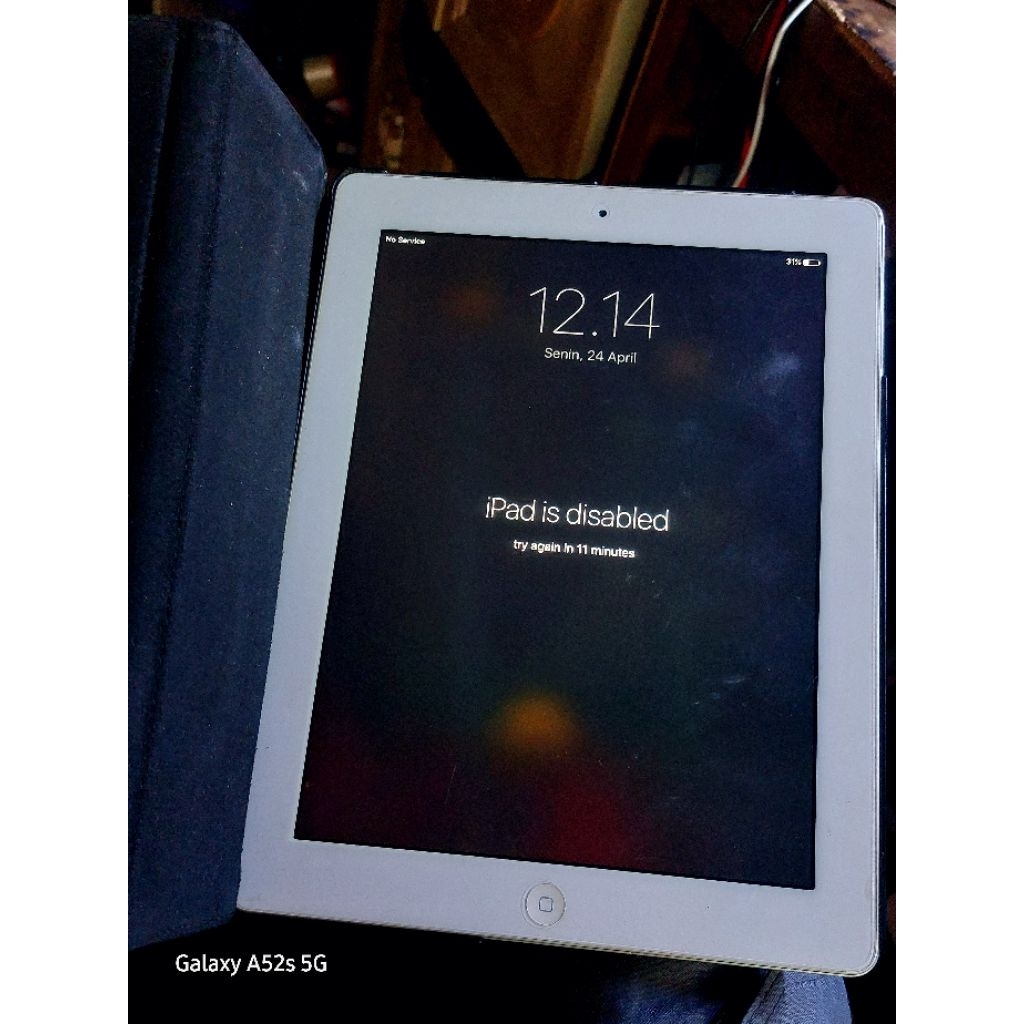 Unit iPad 2 Wifi/Wifi-3G Model A1395 & A1396 Hidup Minus Cek Deskripsi