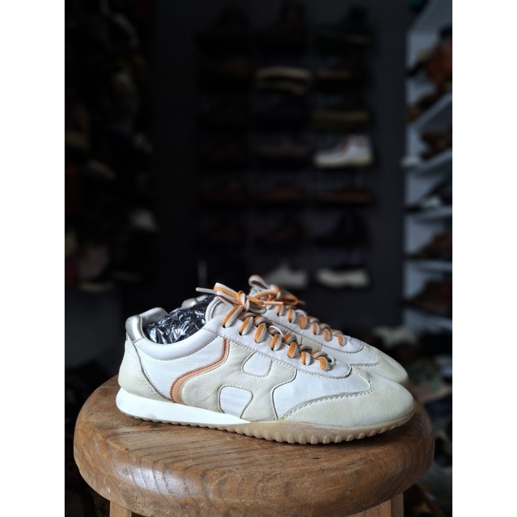 Sepatu casual sneakers mewah HOGAN made in Italy size 40
