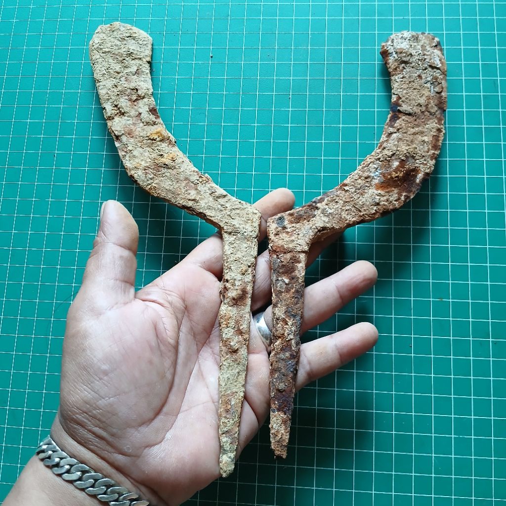 Koleksi Temuan Galian Tanah Sepasang Pusak4 KUDI Tindih KUNO KaBudhan