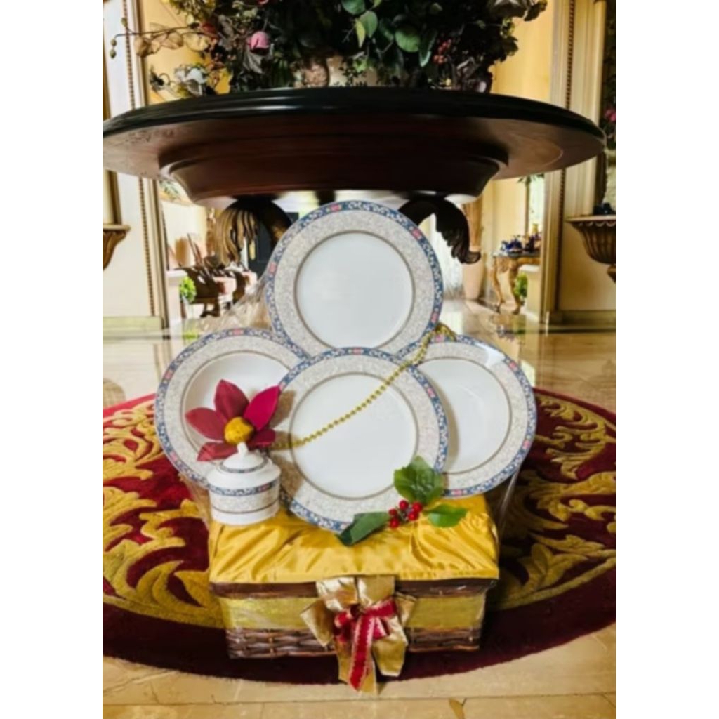 Hampers Parcel Dinner Set Mikasa Mirabella 5 Set