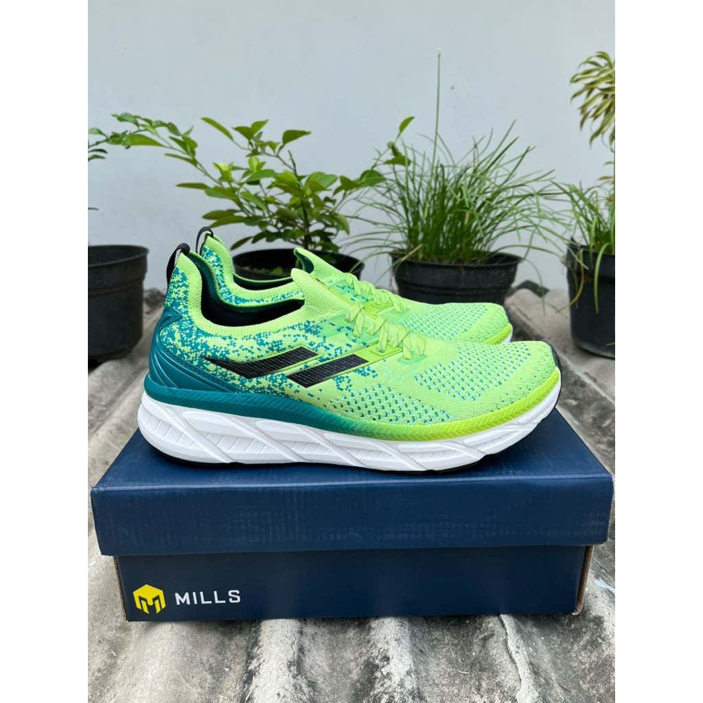 SEPATU RUNNING MILLS ENERMAX NANOKNIT