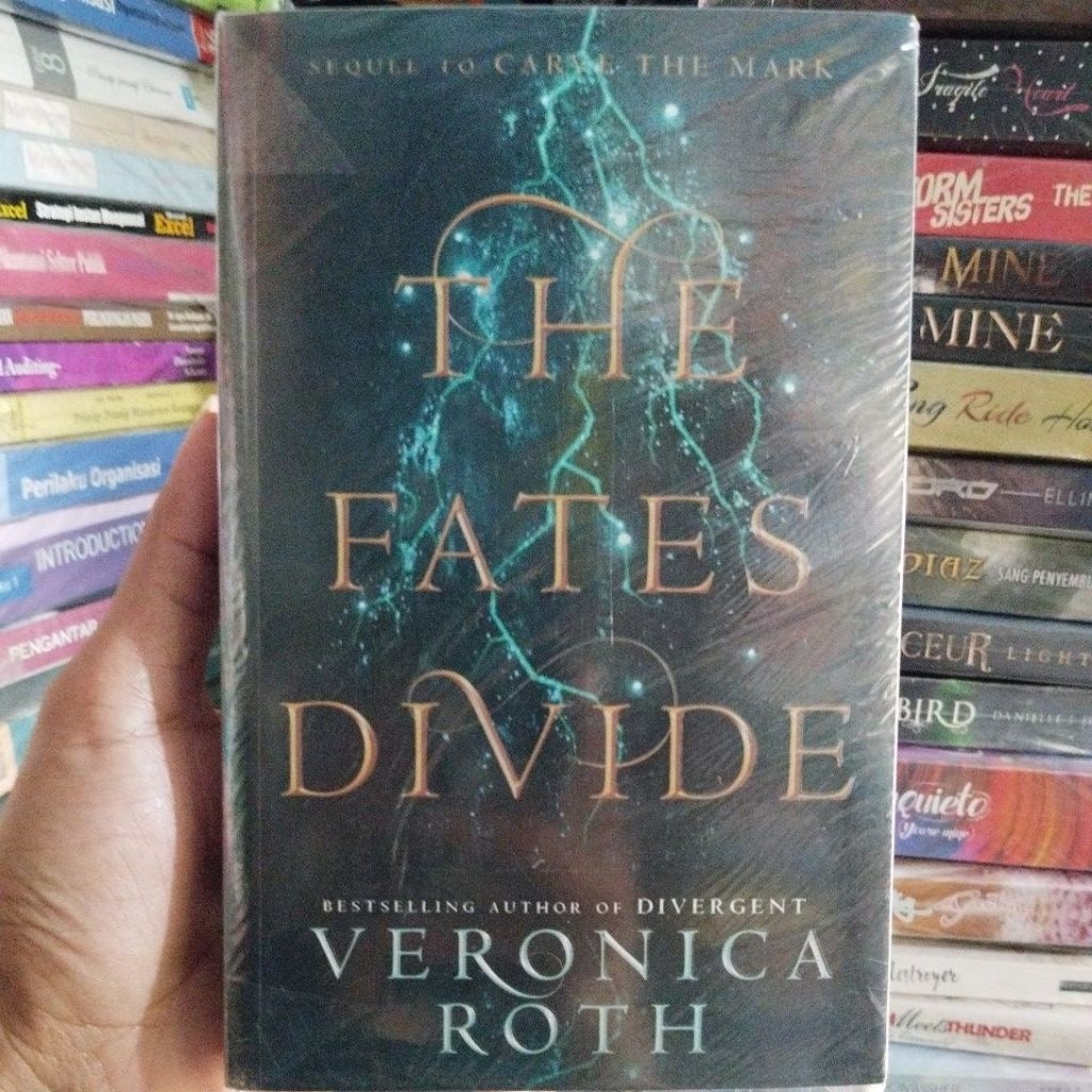 Novel Dewasa The Fates Divide (Original second)