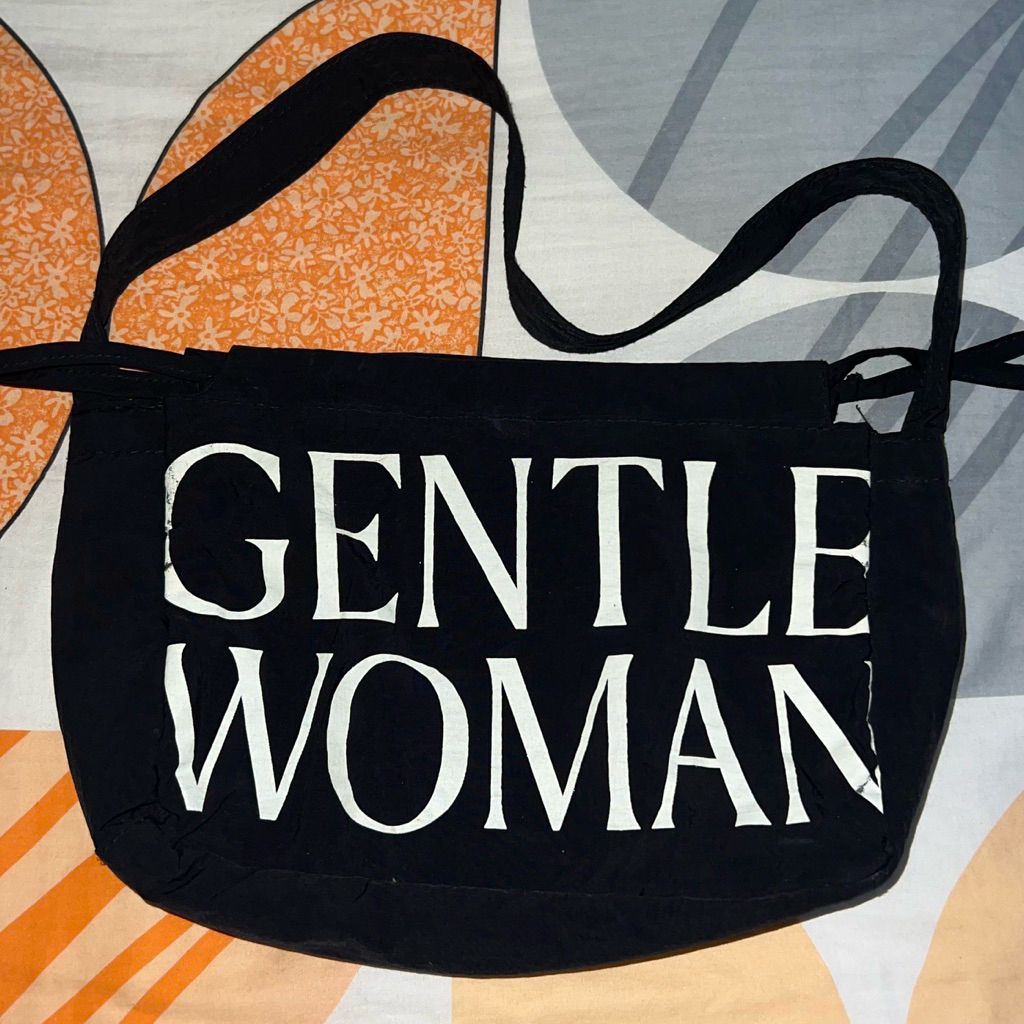 PRELOVED GENTLE WOMAN Dumpling Bag Tas Serut GW Bangkok Thailand Tas Selempang Wanita Premium