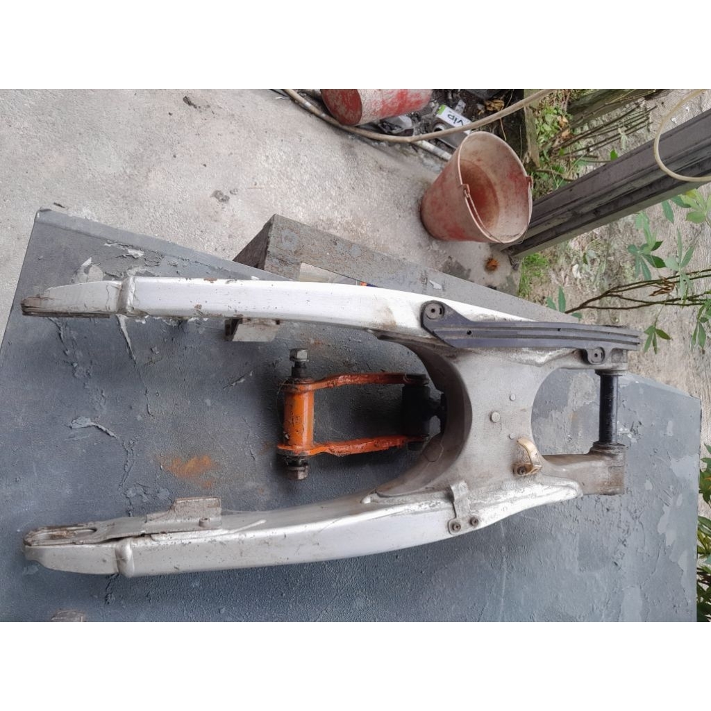 swing arm YZ125