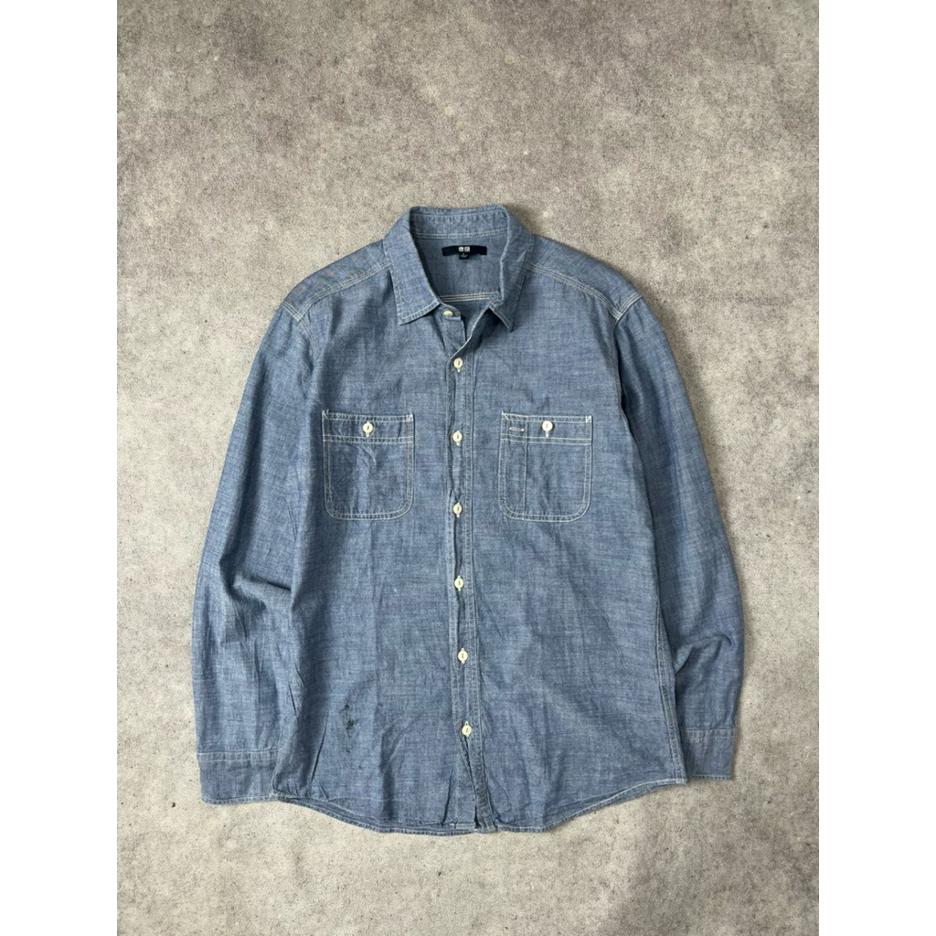 UNIQLO chambray shirt