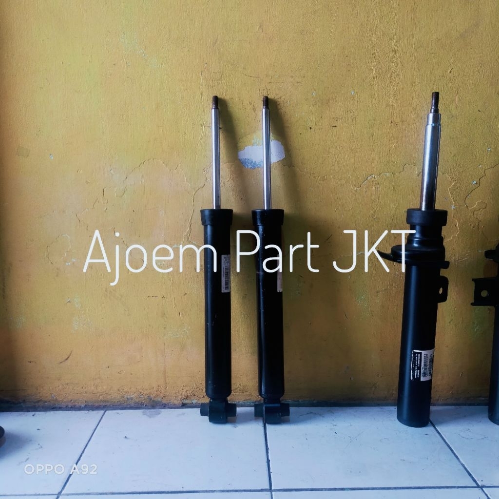 shockbreaker BMW F30 belakang original