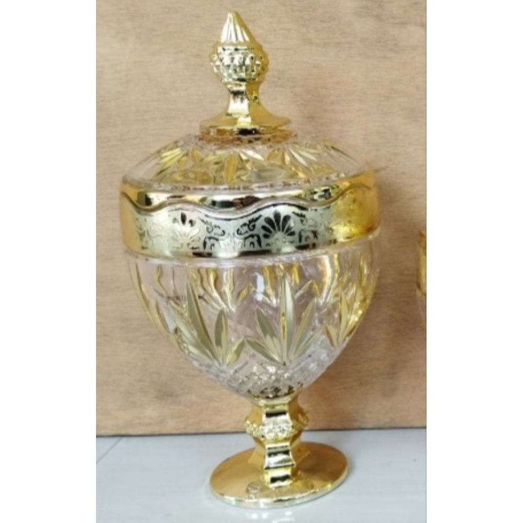 Toples Piala Gelas Emas sultan / Gold Jar