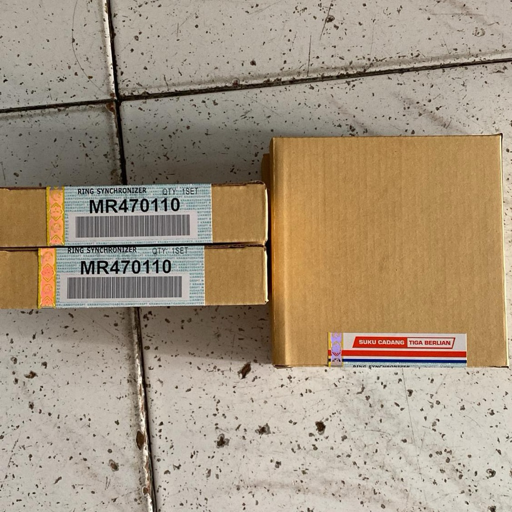 ring synchronizer set kuda triton/L300 new MR470110 l/039 new