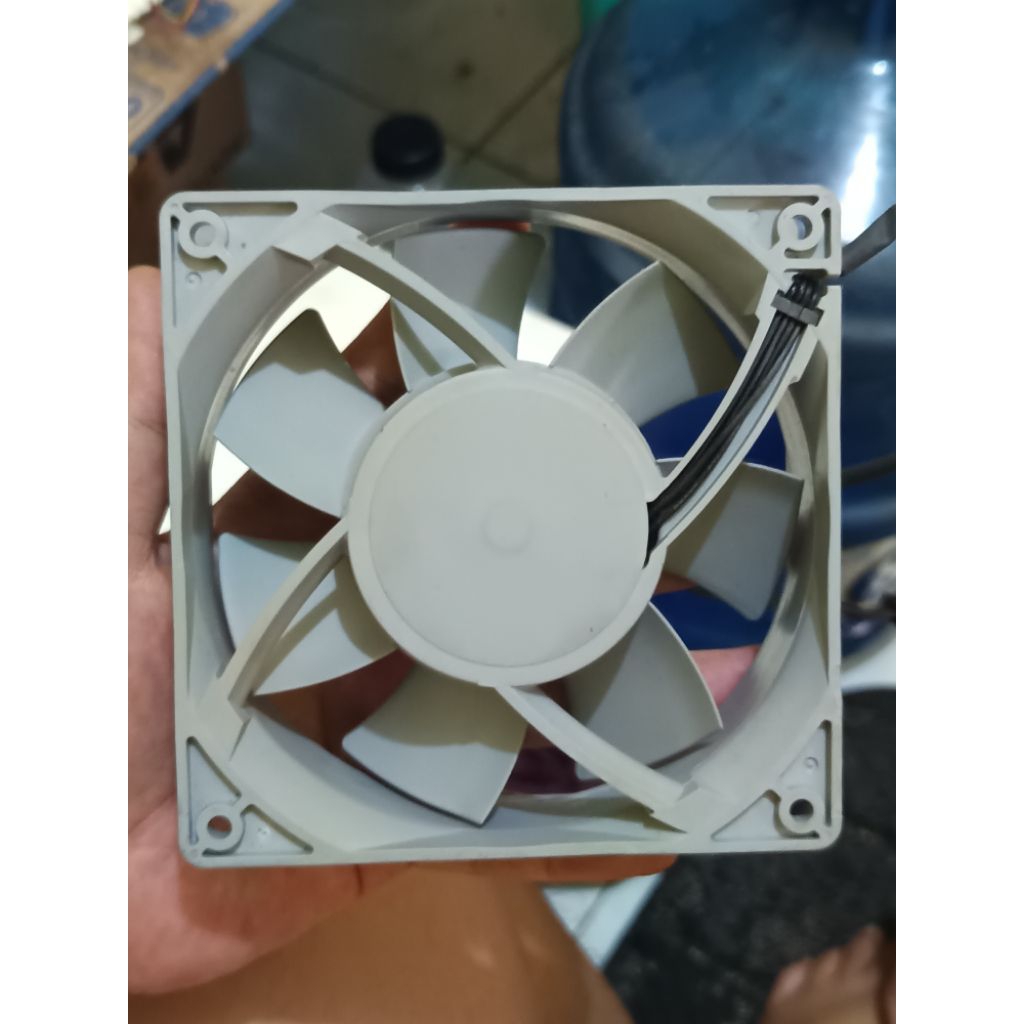 Kipas Cooling Fan Delta 12cm 12v 0.75a tebal 3.8cm