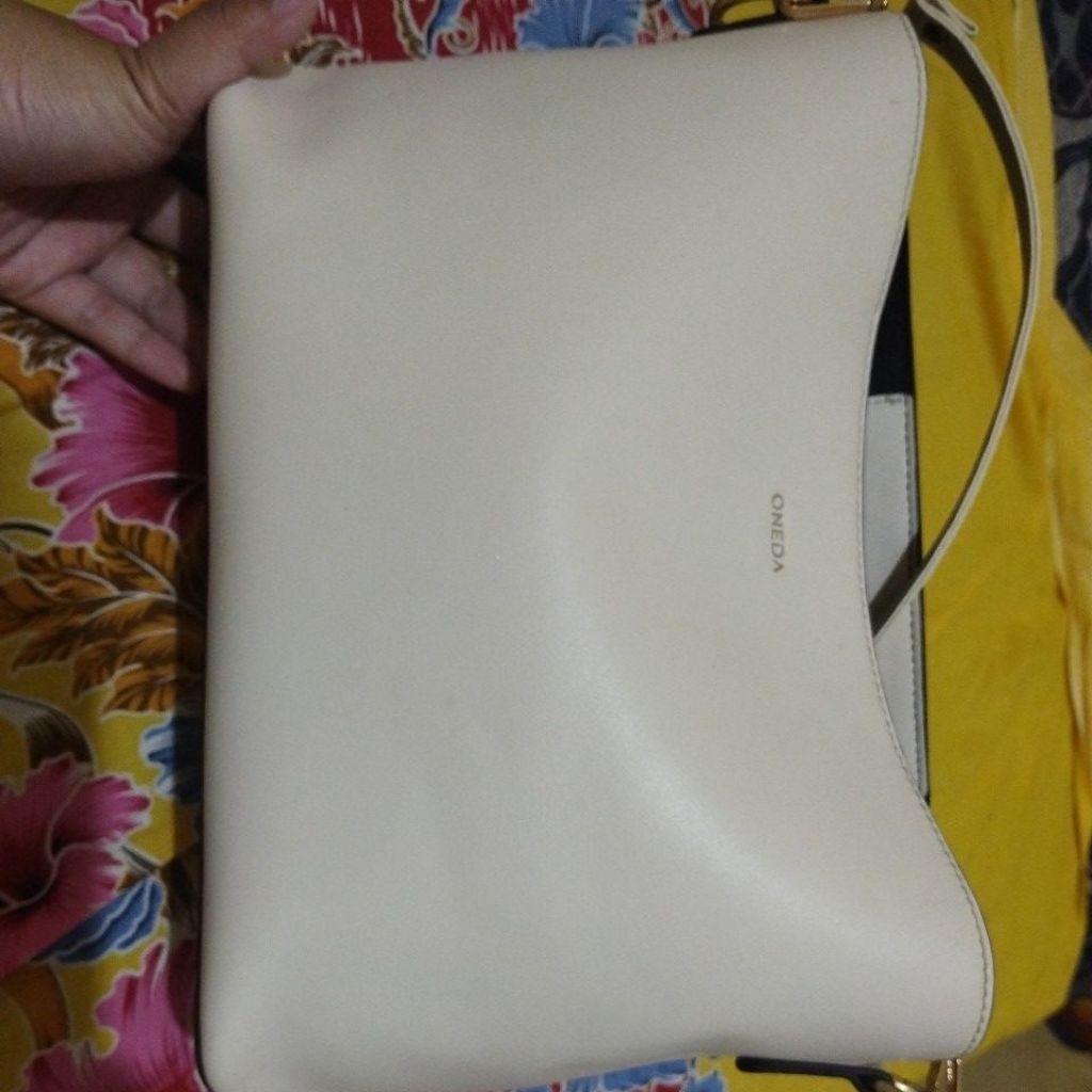 tas selempang/ tote bag oneda(second)