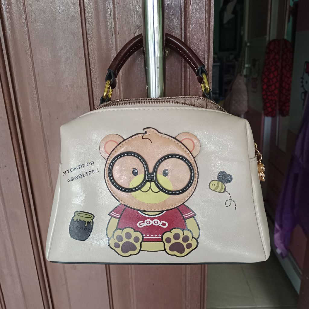 piton bear Sling bag