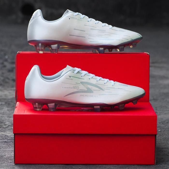 Termurah Sepatu Futsal Specs Lightspeed Reborn Silver Pearlized 36-43 Original SEPATU BOLA SPECS LIG