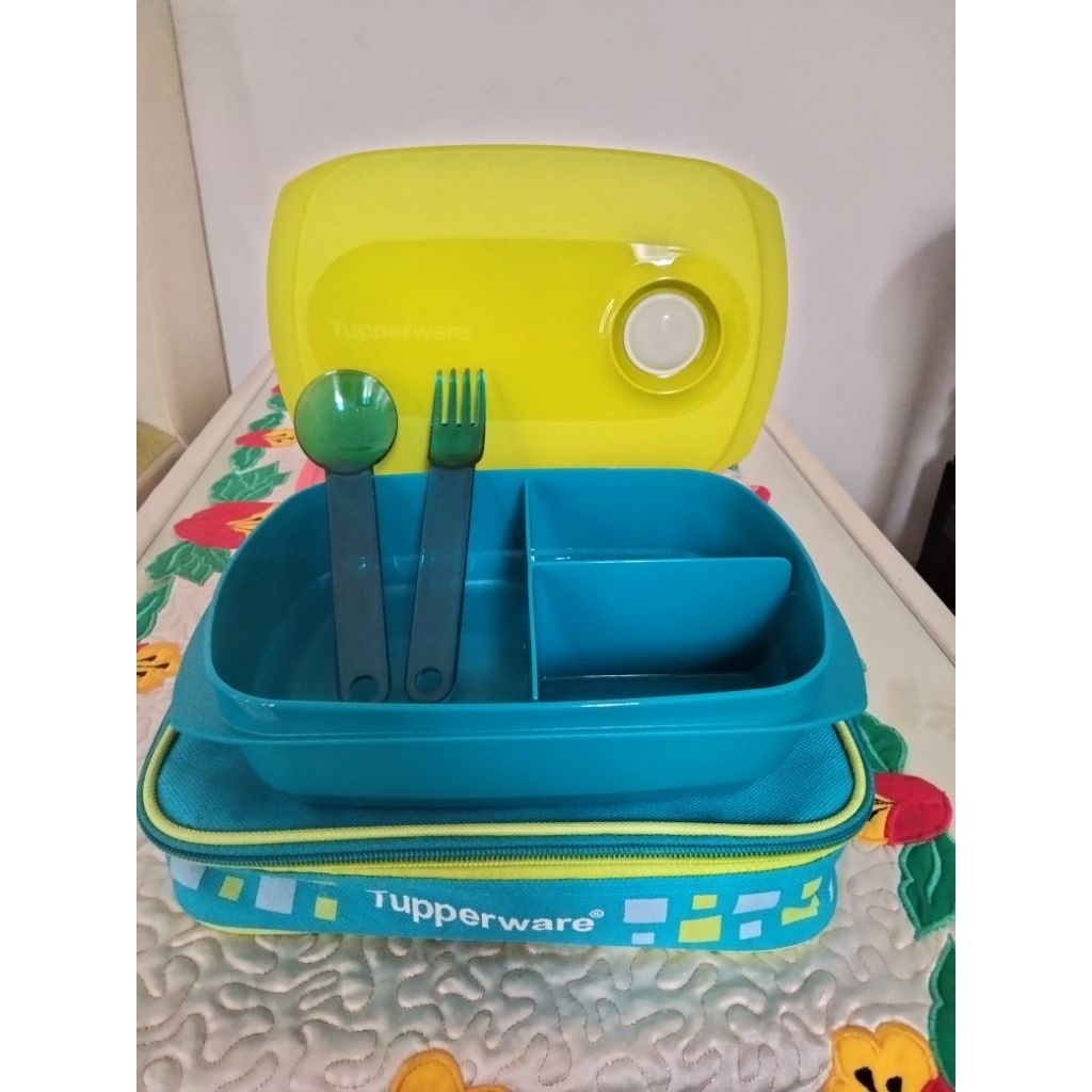 tempat bekal Tupperware