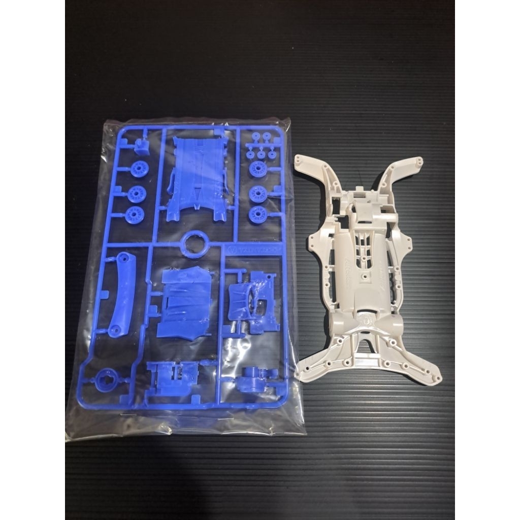 Tamiya AR Chassis White ABS & Gearbox AR Blue Original