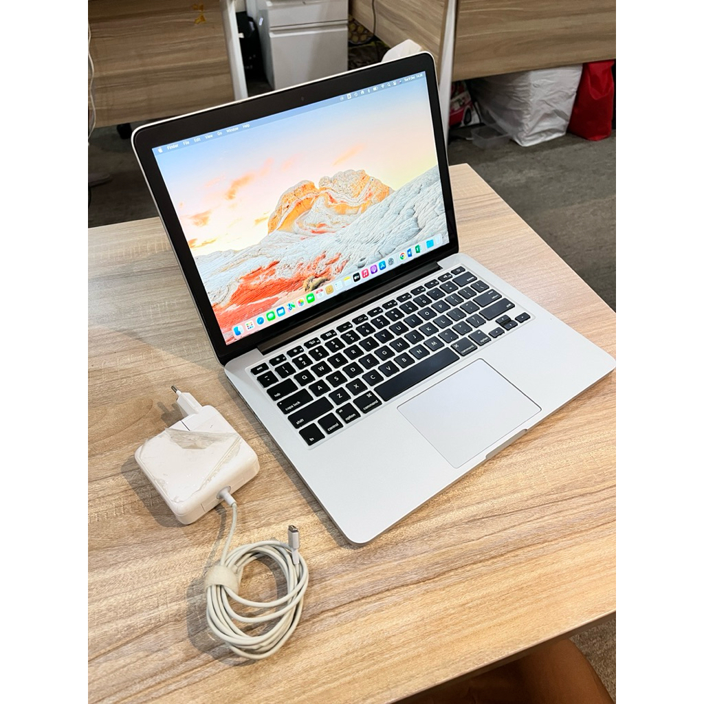 Macbook Pro 2015 second 13inch 8 GB 512GB BISA COD