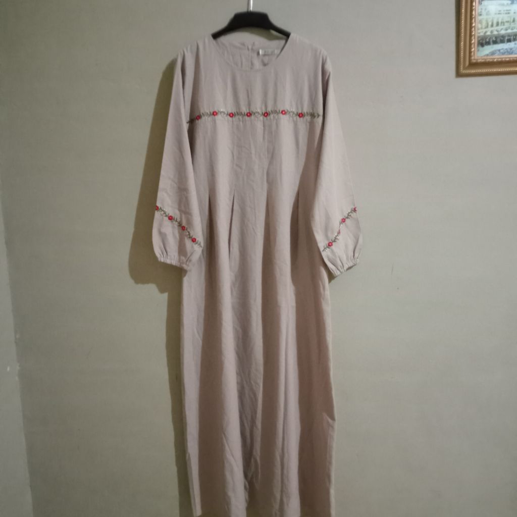 Gamis bunga bordir lengan balon