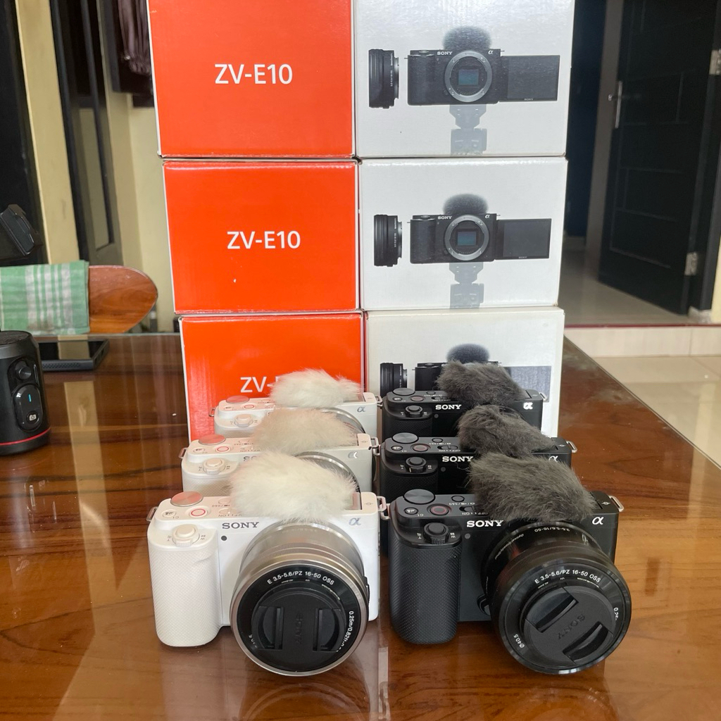 SONY ZV-E10 SECOND LIKE NEW BODY ONLY