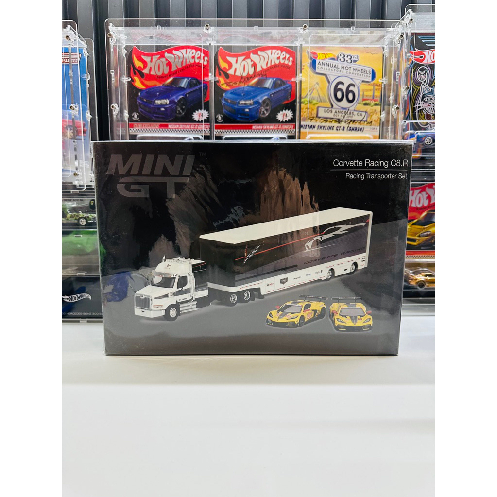 Mini GT MGTS0009 Corvette Racing C8.R Racing Transporter Set