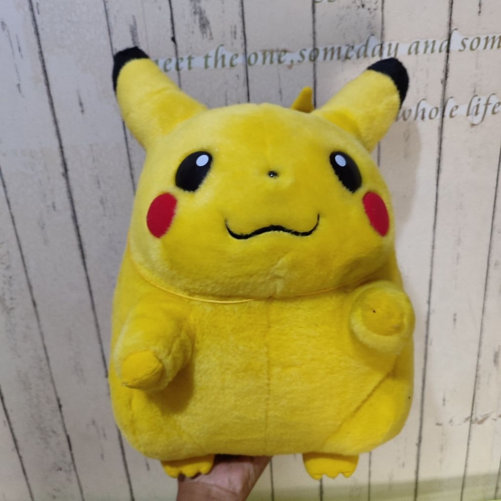 boneka pikachu tomy vintage uk super jumbo size original rare item