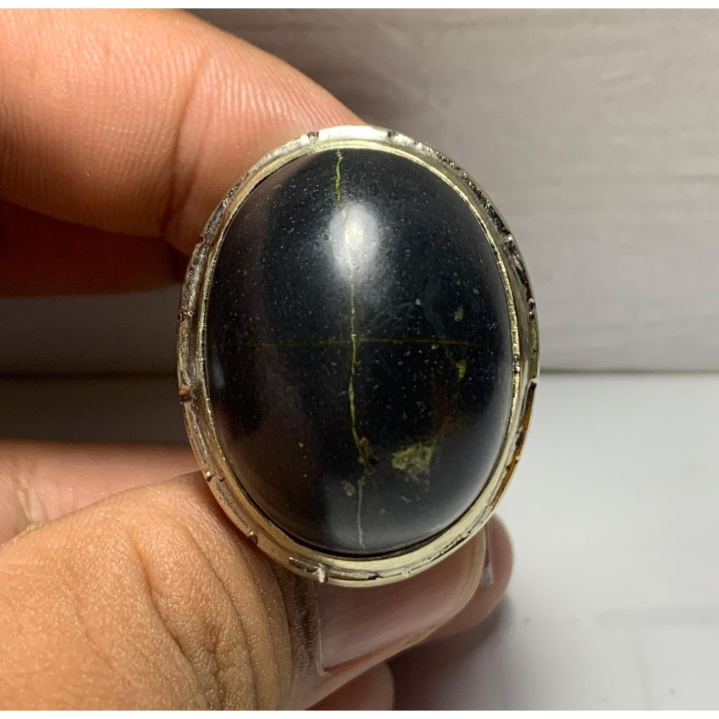 Batu tapak jalak badar besi