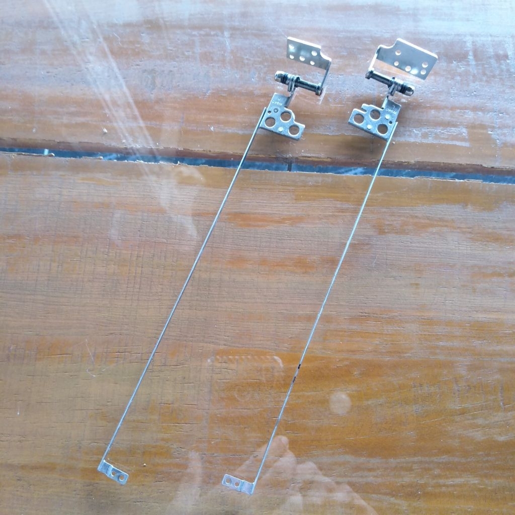 engsel laptop Acer Z476-31TB