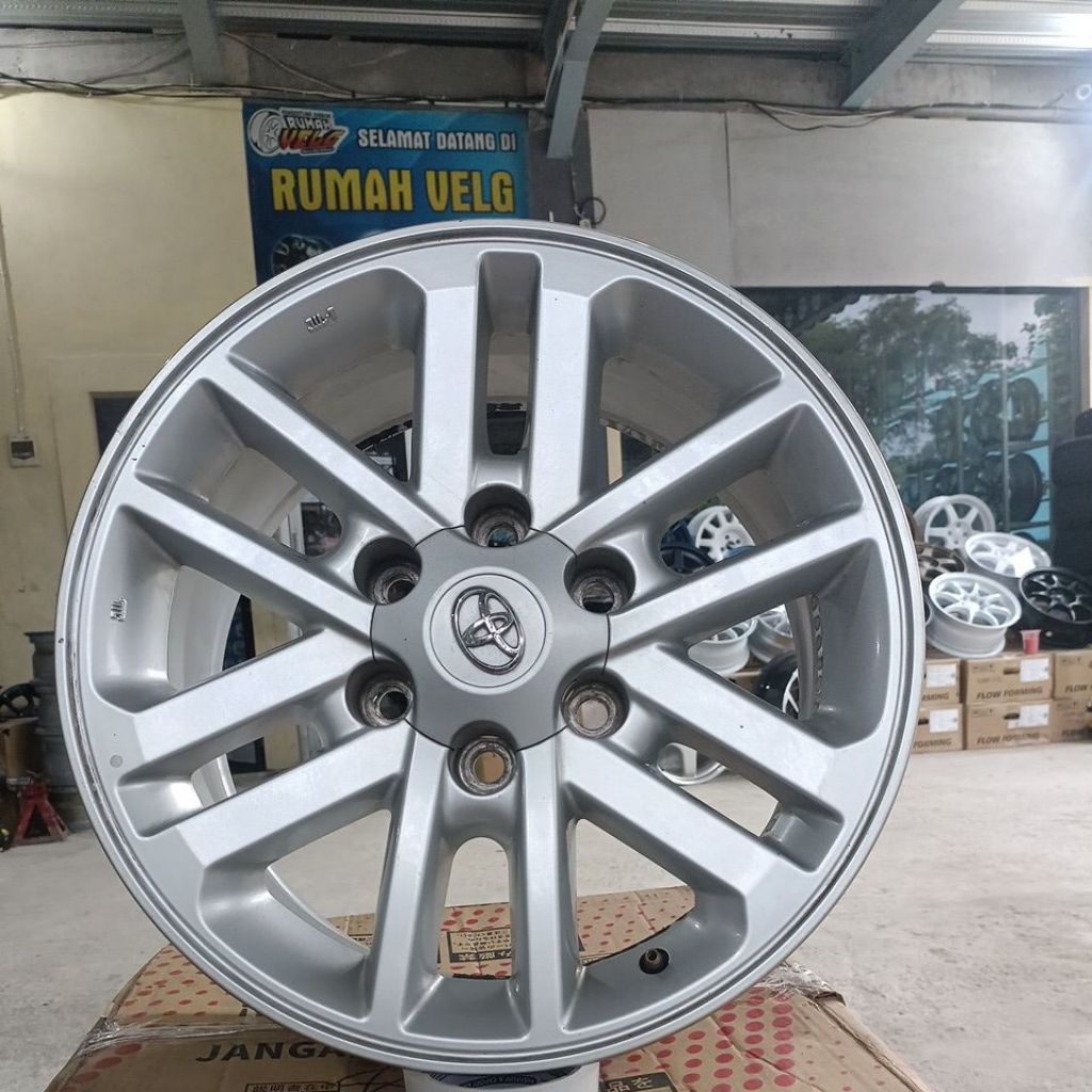 velg pelek original oem Toyota Fortuner vnt diesel 2013 ring 17 bisa untuk upgrade dan tipe mobil me