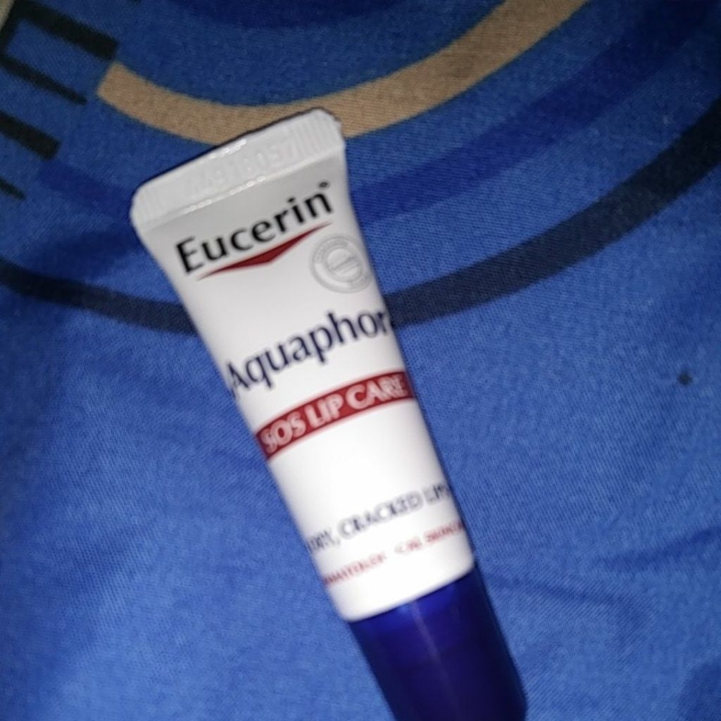 Lip eucerin sos lipcare preloved